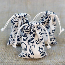 Load image into Gallery viewer, 10 Pack | 4&quot;x6&quot; Black/White Damask Printed Cotton Favor Bags Party Drawstring Pouches
